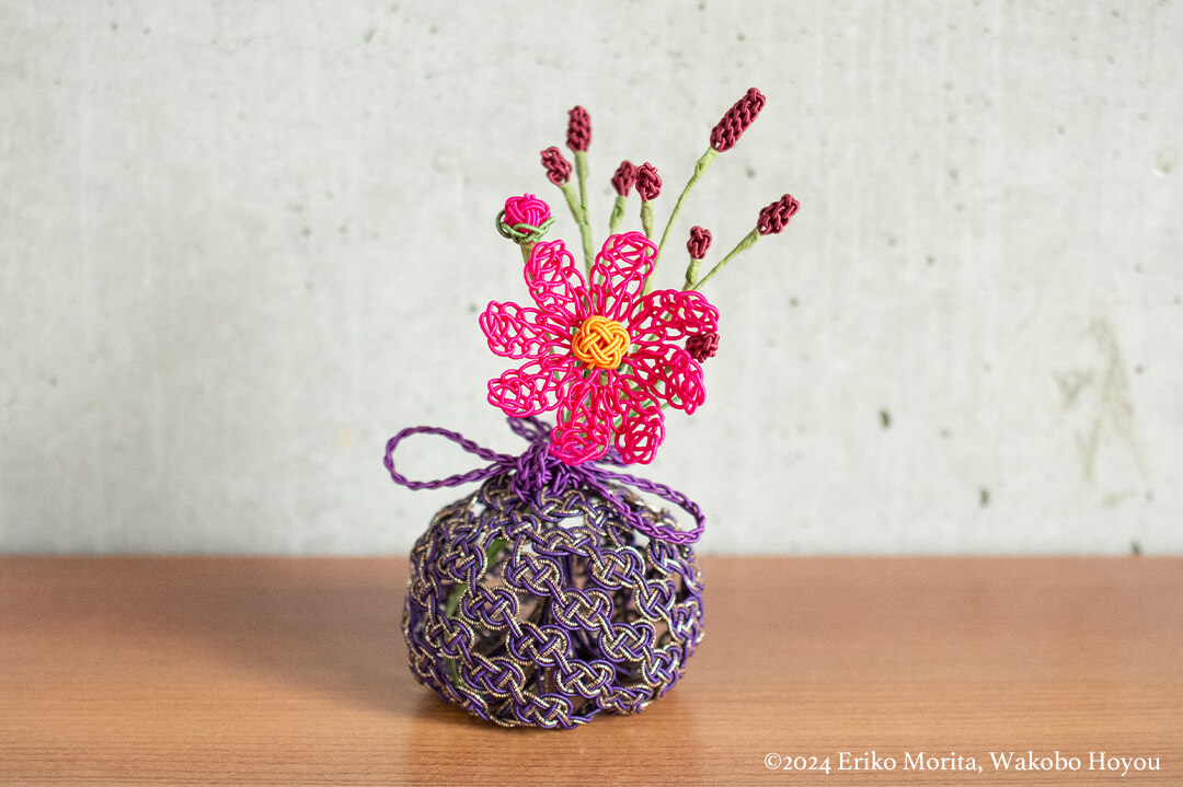 誕生花をむすぶ水引の会「サンキライ,コットンツリー,ワレモコウ